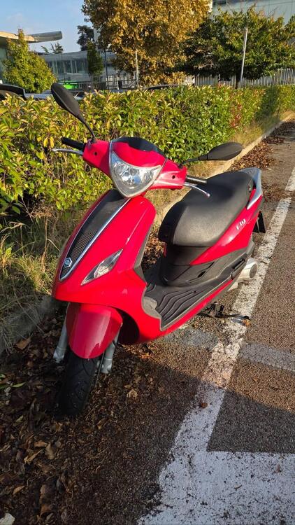 Piaggio Fly 125 4T 3V (2013 - 17) (2)