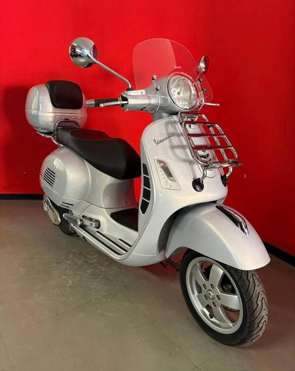 Vespa GTS 300 Touring ABS (2014 - 16) (2)