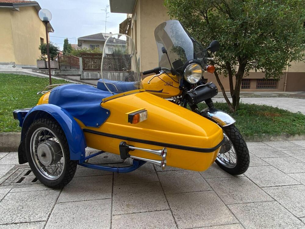 Jawa Jawa 634 con sidecar velorex 562
