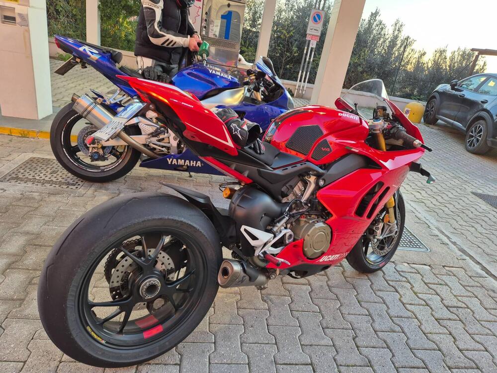 Ducati Panigale V4 S 1100 (2021) (3)