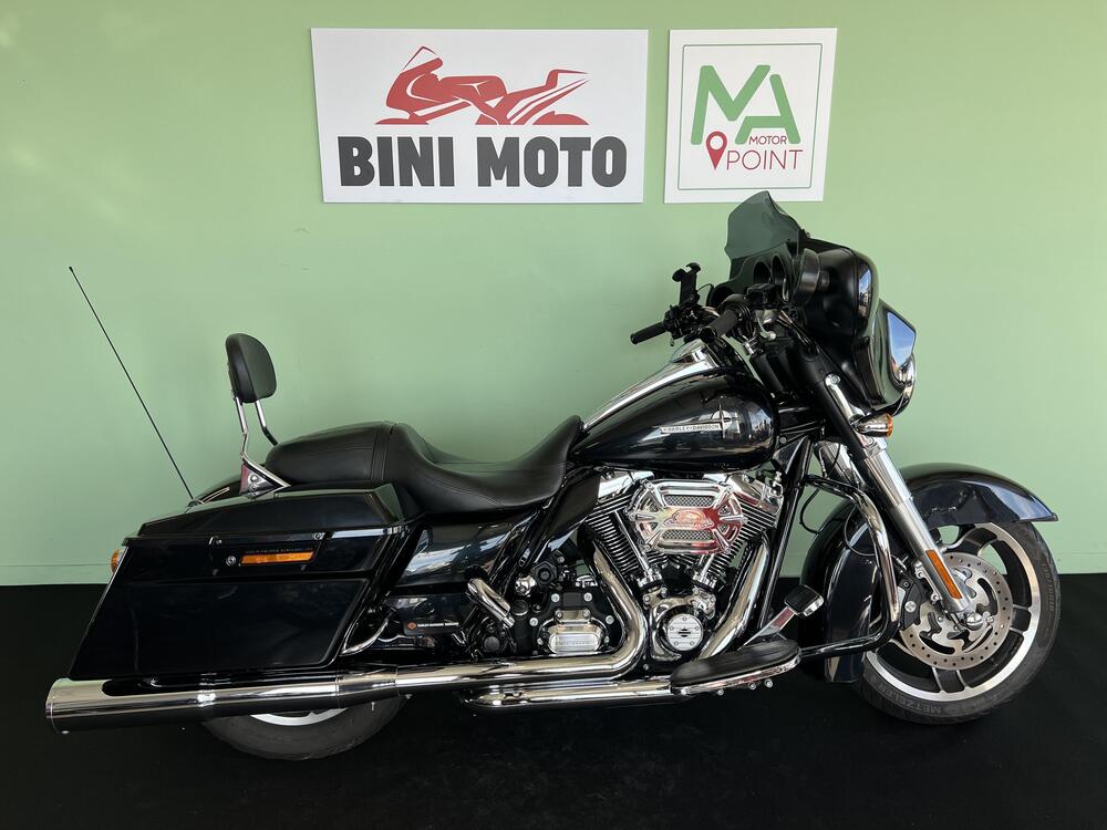 Harley-Davidson 1690 Street Glide (2011 - 13) - FLHX