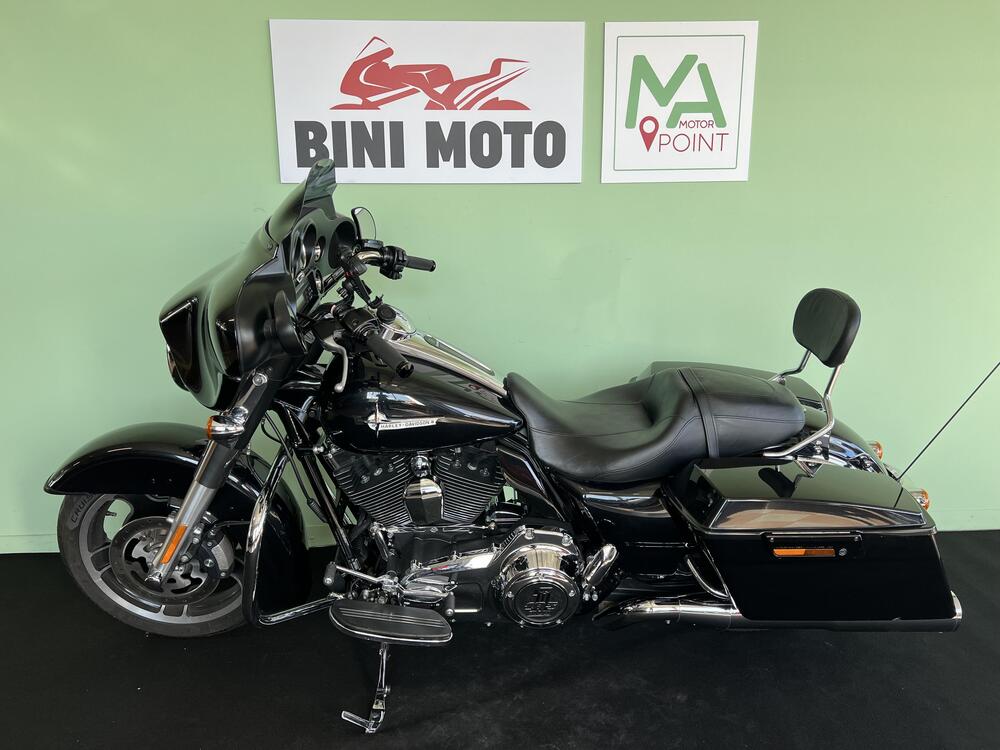 Harley-Davidson 1690 Street Glide (2011 - 13) - FLHX (5)