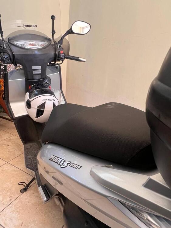 Kymco People 250 S (4)