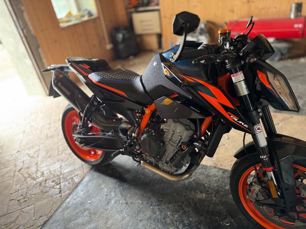 KTM 890 Duke R (2022 - 23) (4)