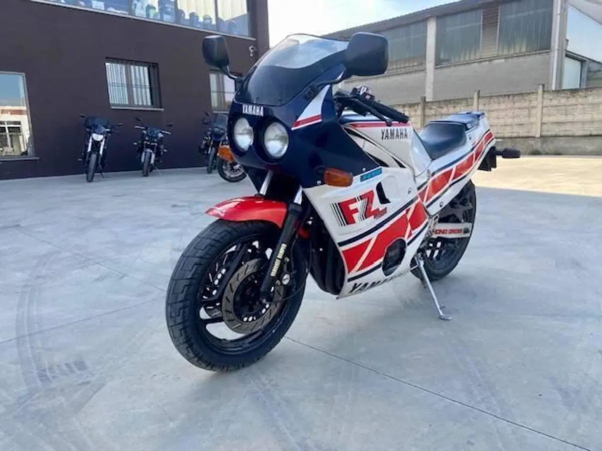 Yamaha FZ 600 (2)