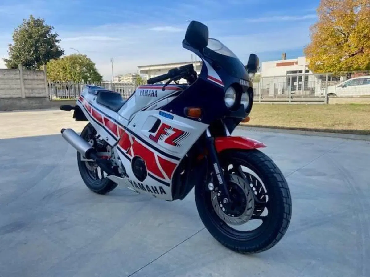 Yamaha FZ 600 (4)