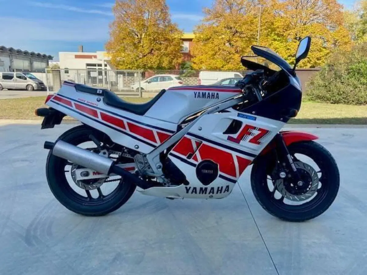 Yamaha FZ 600 (5)