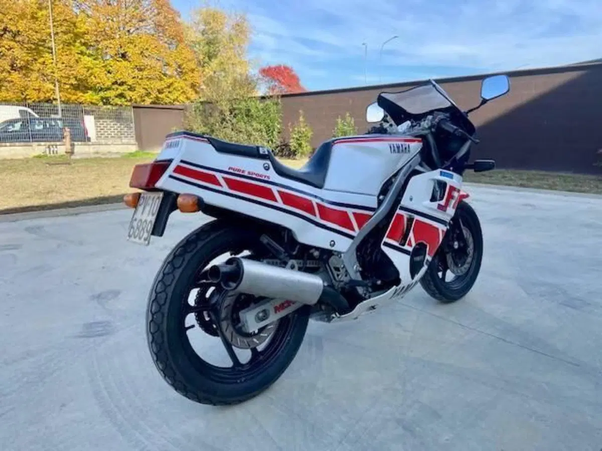 Yamaha FZ 600 (6)