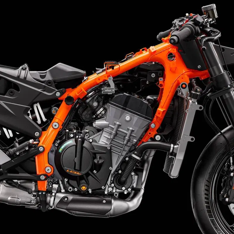 KTM 990 RC R (2026) (11)