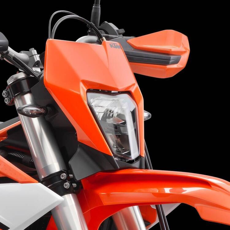 KTM 690 Enduro R (2026) (4)