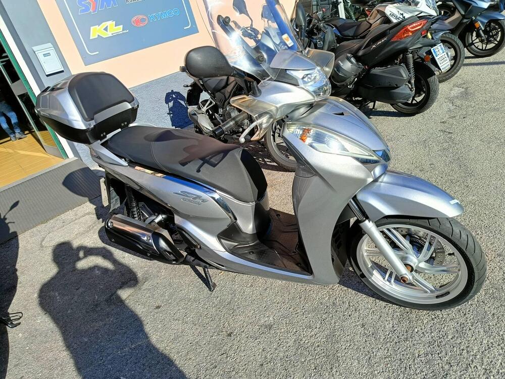 Honda SH 300 i ABS (2016 - 20) (2)