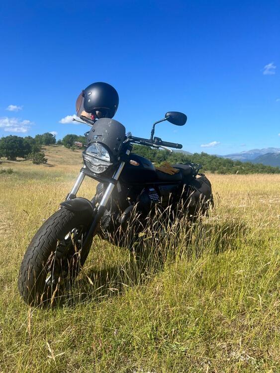 Moto Guzzi V9 Bobber (2021 - 25)