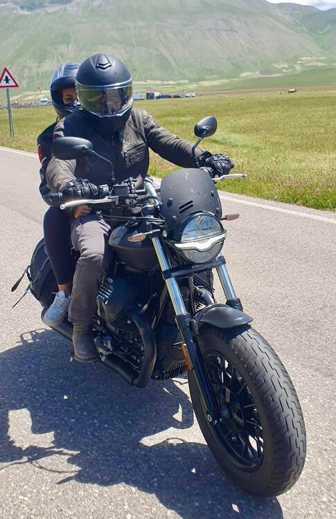 Moto Guzzi V9 Bobber (2021 - 25) (2)