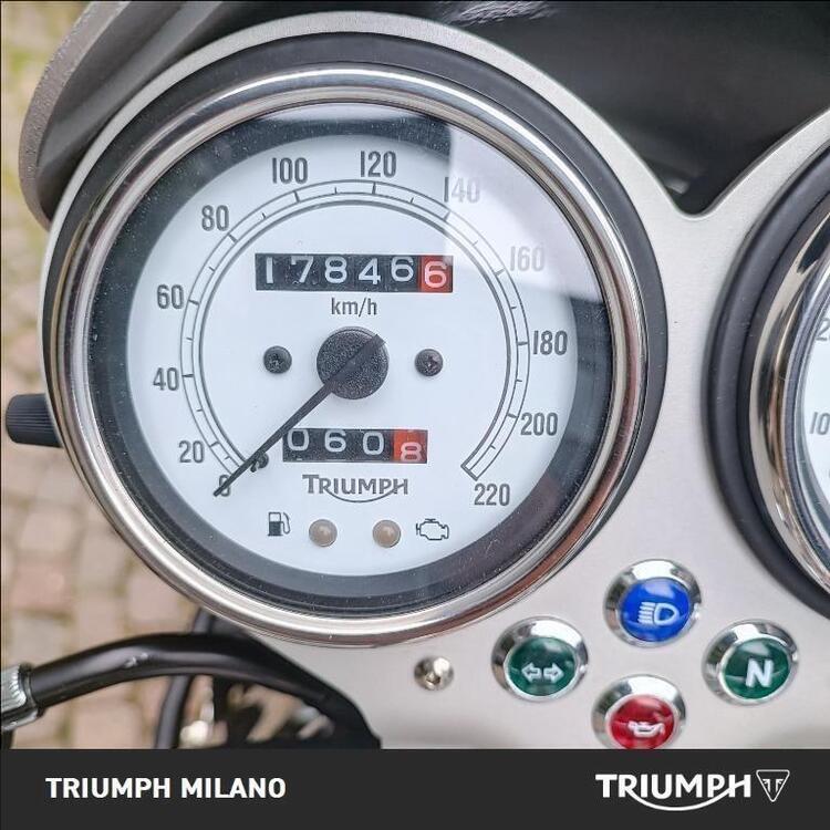 Triumph Thruxton 900 (2004 - 15) (5)
