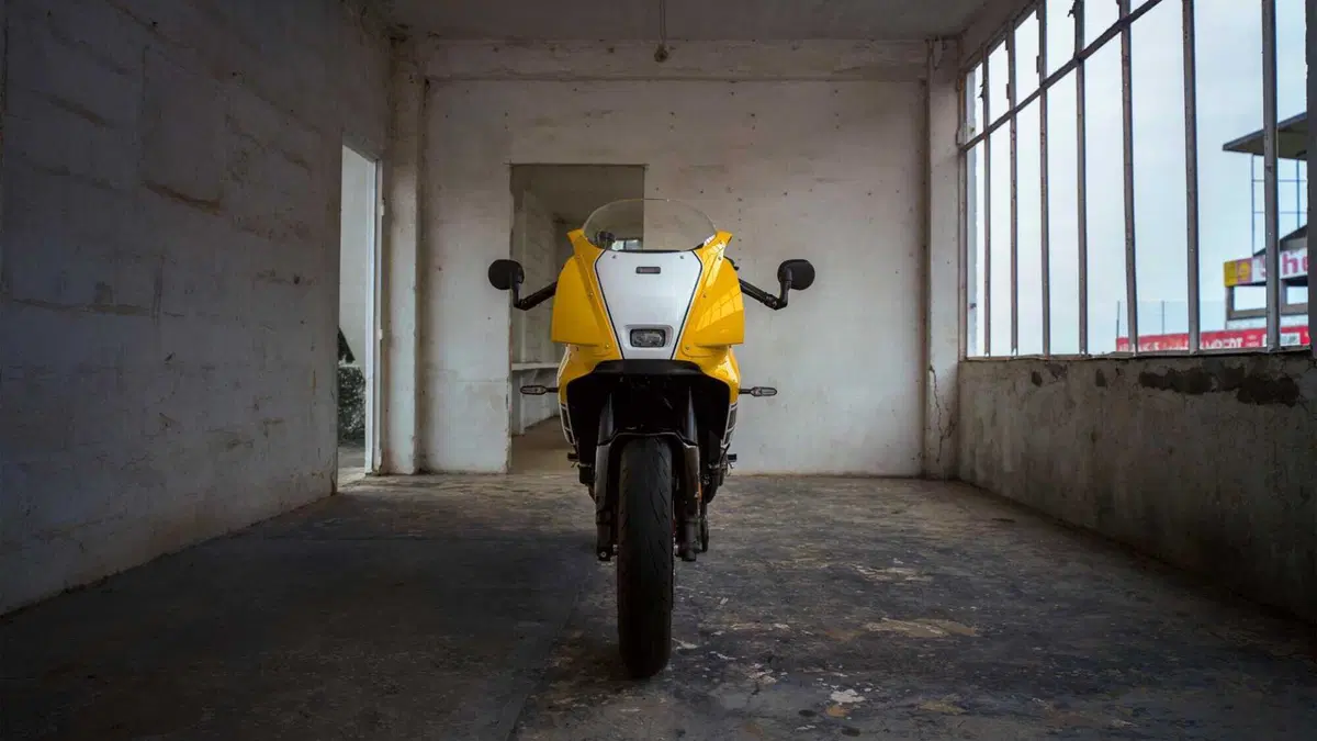 Yamaha XSR 900 GP 2026: arriva la livrea Legend Yellow, un tributo a Kenny Roberts [GALLERY] (21)