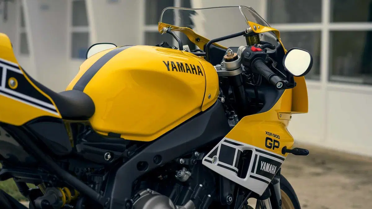 Yamaha XSR 900 GP 2026: arriva la livrea Legend Yellow, un tributo a Kenny Roberts [GALLERY] (41)