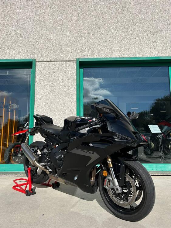 Yamaha YZF R9 (2025) (2)