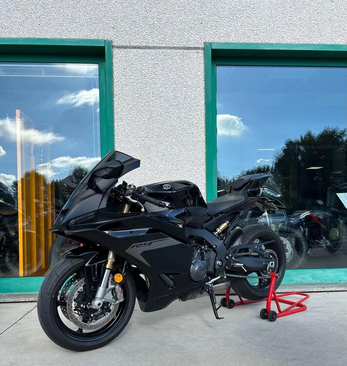 Yamaha YZF R9 (2025) (3)