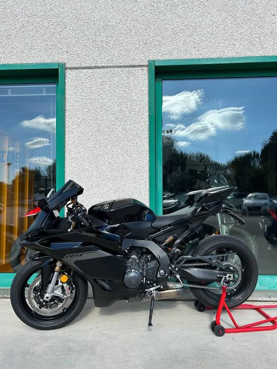 Yamaha YZF R9 (2025) (4)