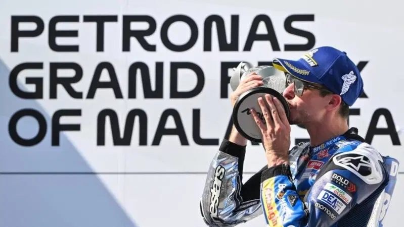 MotoGP 2025. Le pagelle del GP di Sepang: Alex Marquez, il pilota &ldquo;invisibile&rdquo;, fa meglio di Marc Marquez [GALLERY]