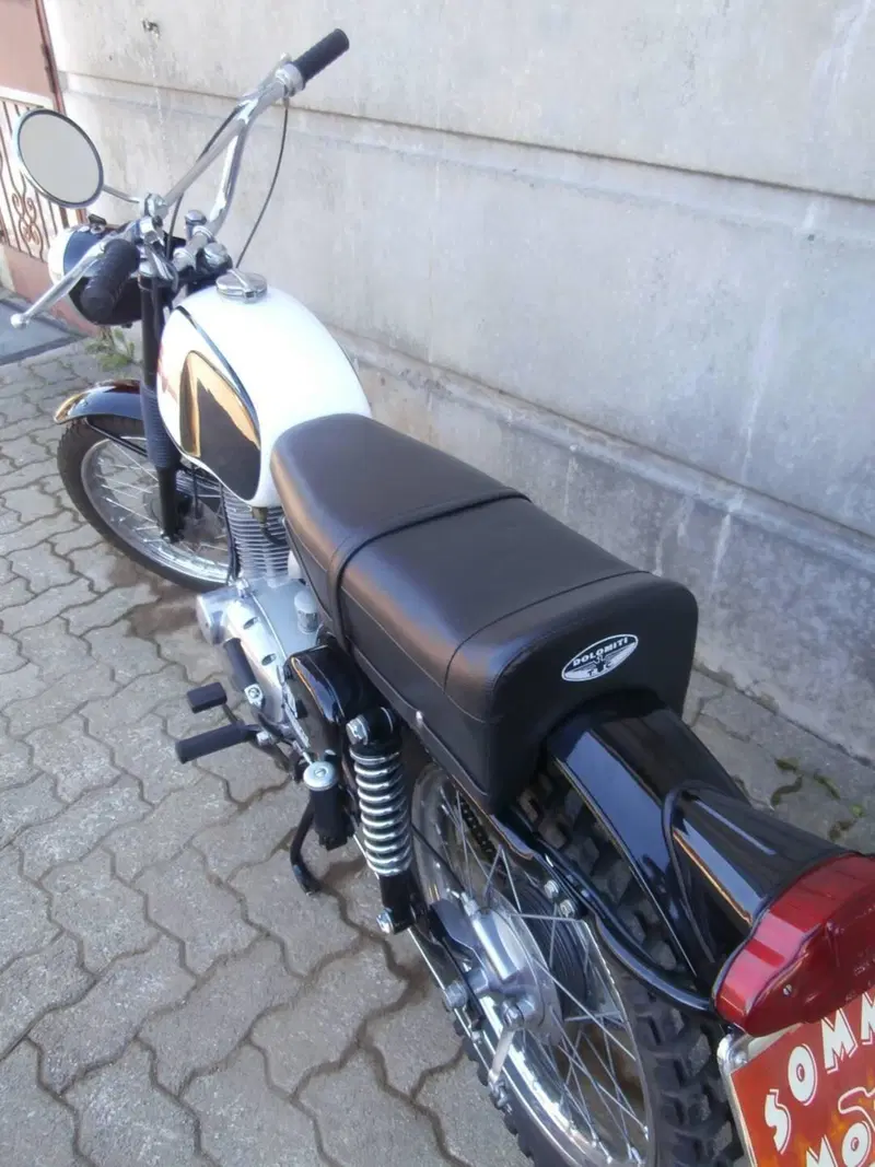 Gilera 124 SEI GIORNI (6)