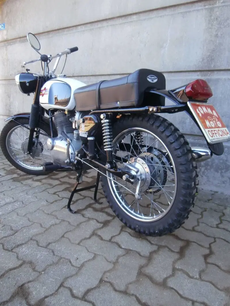 Gilera 124 SEI GIORNI (8)