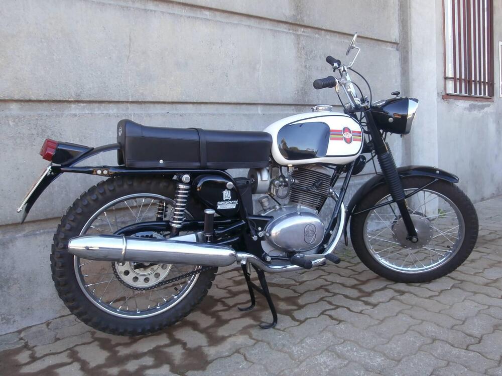 Gilera 124 SEI GIORNI (3)