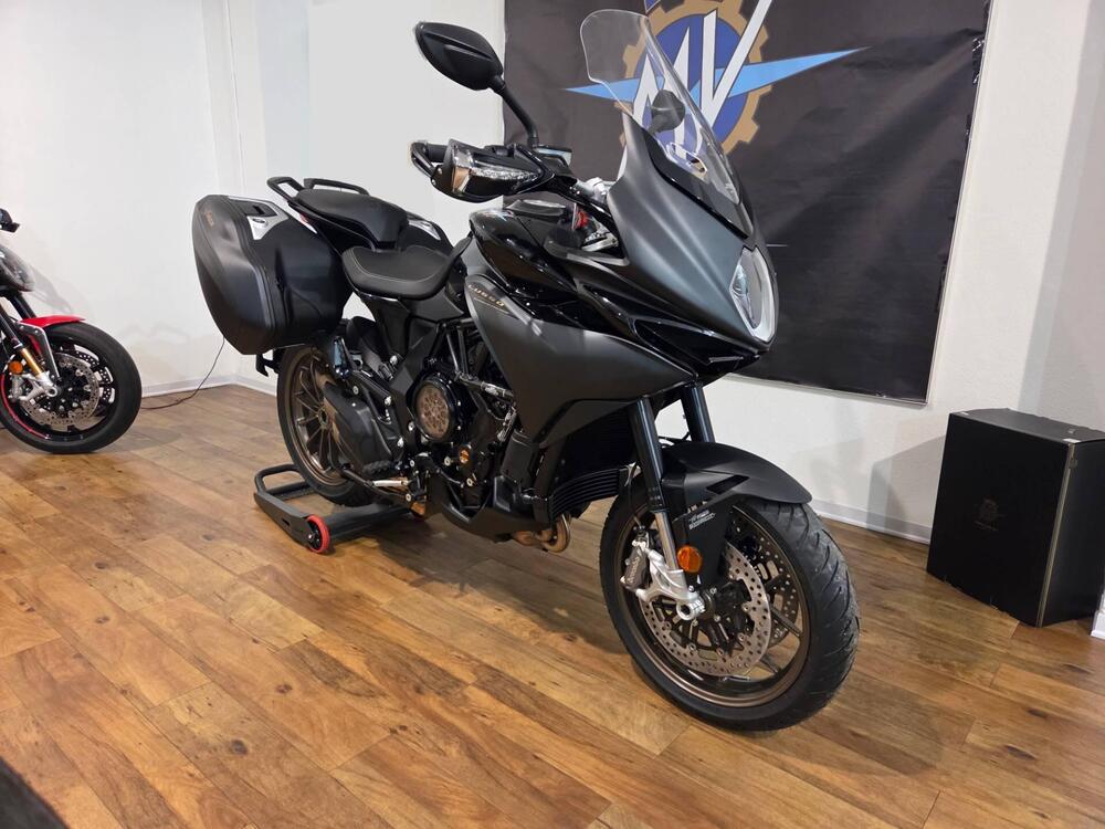 MV Agusta Turismo Veloce 800 Lusso SCS (2021 - 25) (4)