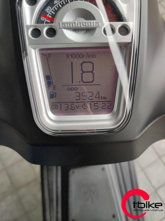 Lambretta V200 Special (2021 - 25) (3)