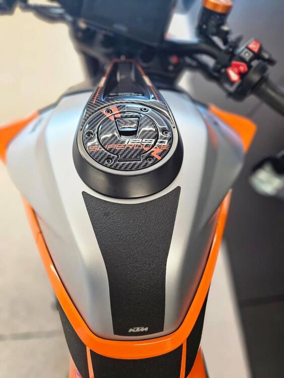 KTM 1290 Super Duke R (2022 - 23) (5)