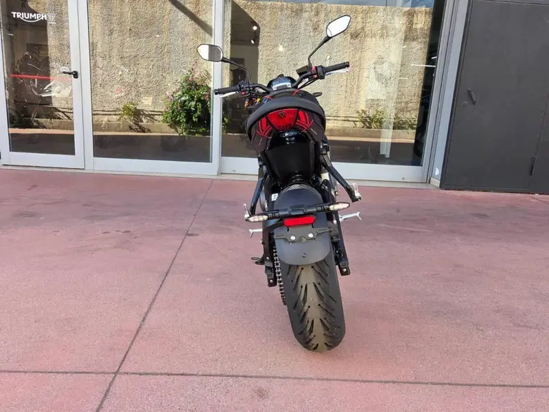 Triumph Trident 660 Triple Tribute Edition (2025 - 26) (8)