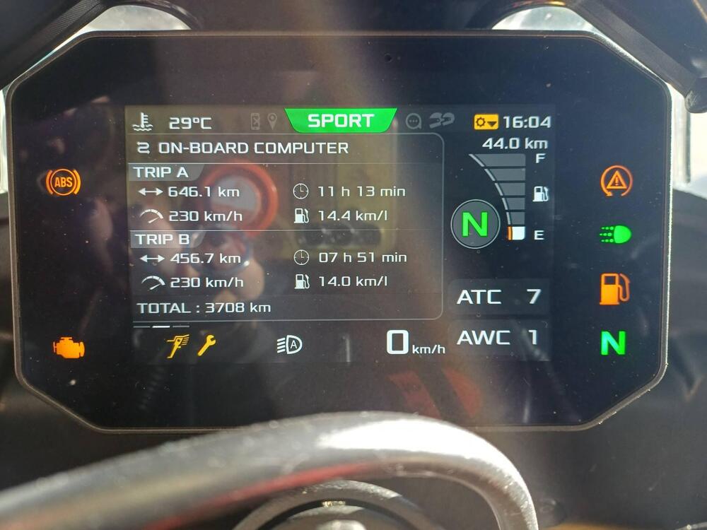 Aprilia Tuono V4 Factory (2025) (3)