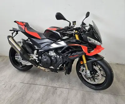 Aprilia Tuono V4 Factory (2025 - 26) usata
