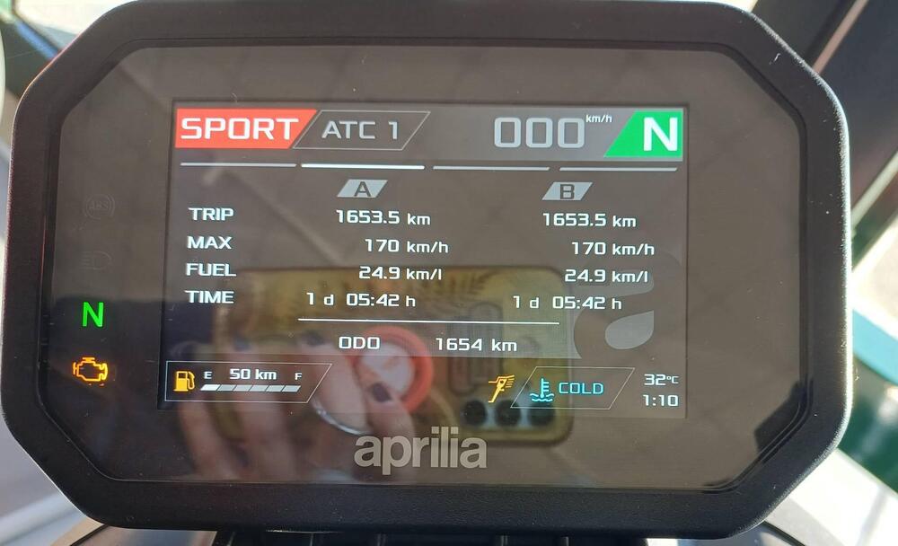 Aprilia Tuono 457 (2025) (3)