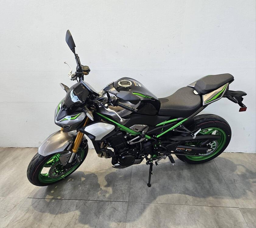 Kawasaki Z 900 SE (2025 - 26) (2)