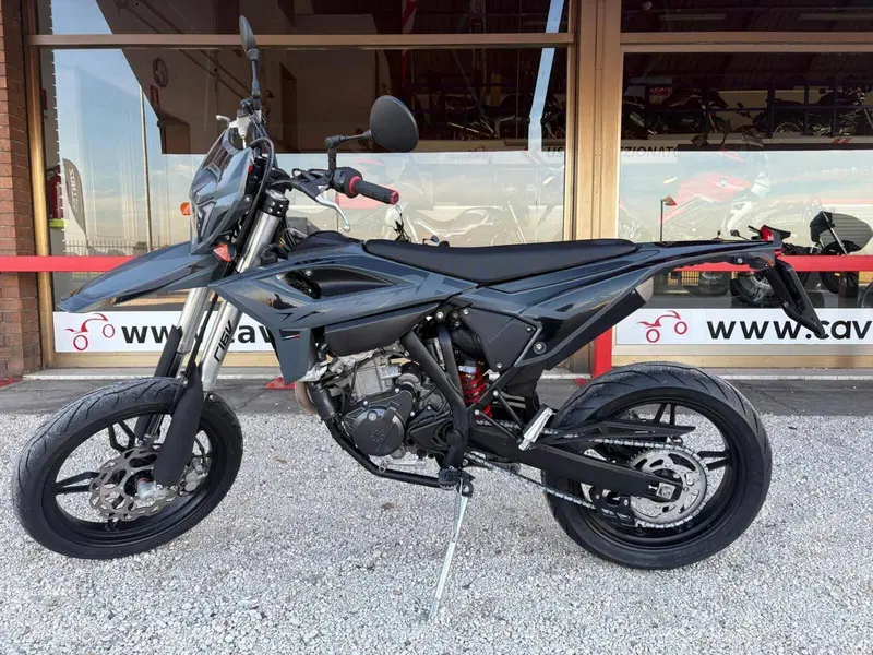 Betamotor RR 125 4T Motard T (2025 - 26) (4)