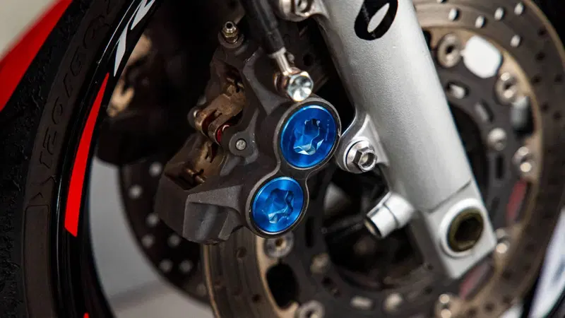 Yamaha YZF R6 (2001 - 02) (19)