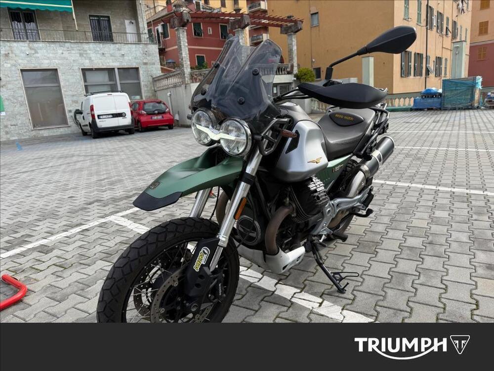 Moto Guzzi V85 TT Centenario (2021 - 22) (2)