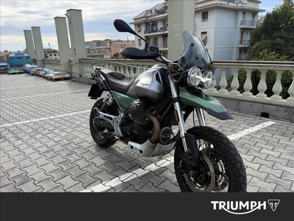 Moto Guzzi V85 TT Centenario (2021 - 22) (4)