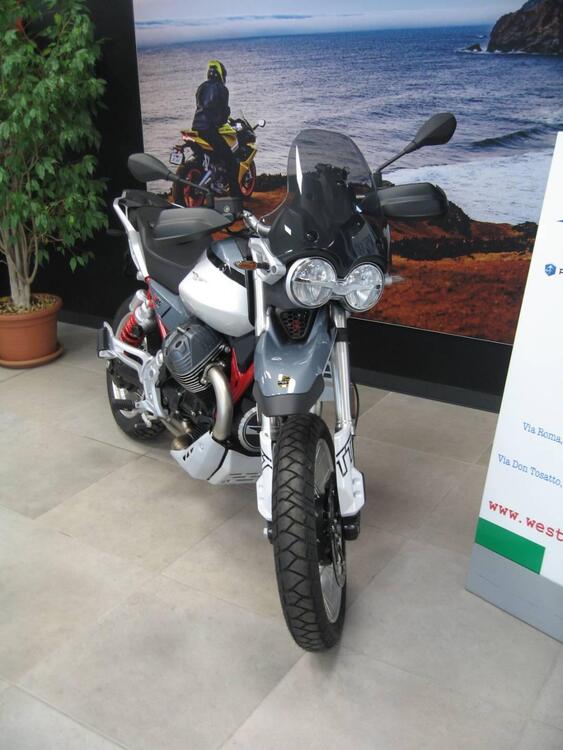 Moto Guzzi V85 TT (2024 - 25) (3)