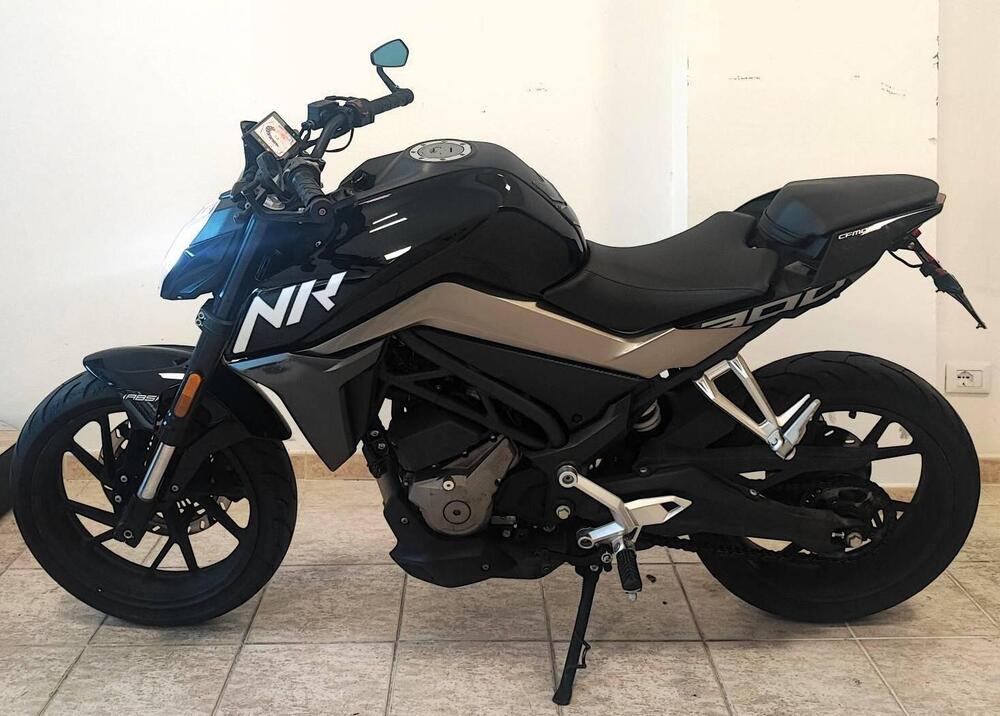 CFMOTO 300NK (2021 - 25) (2)