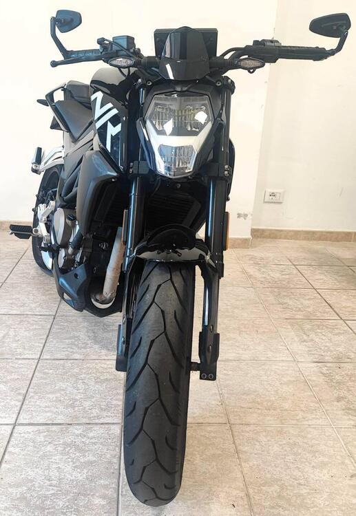 CFMOTO 300NK (2021 - 25) (3)