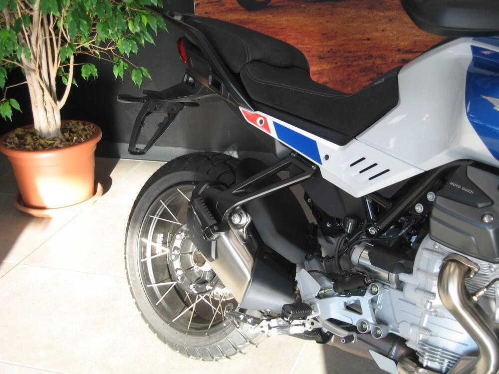 Moto Guzzi Stelvio Duecento Tributo (2025) (4)