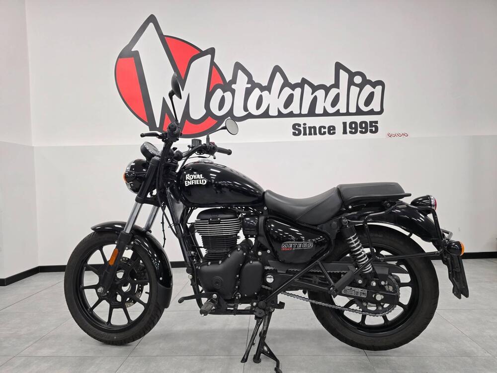 Royal Enfield Meteor 350 Fireball (2021 - 25) (3)