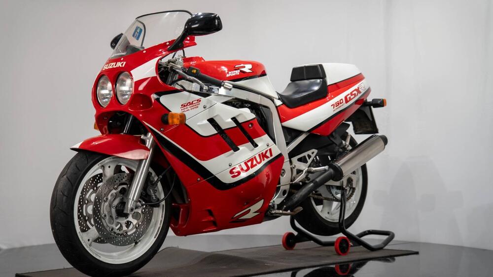 Suzuki GSX-R 750 (3)