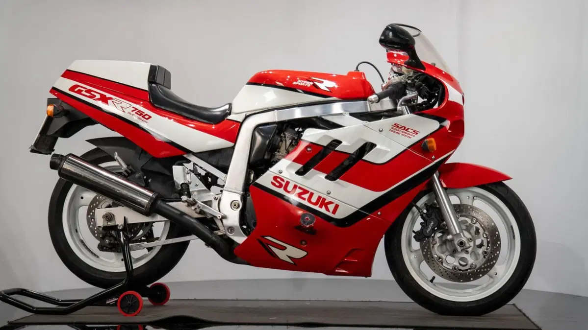 Suzuki GSX-R 750 (6)