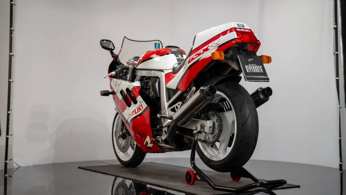 Suzuki GSX-R 750 (9)