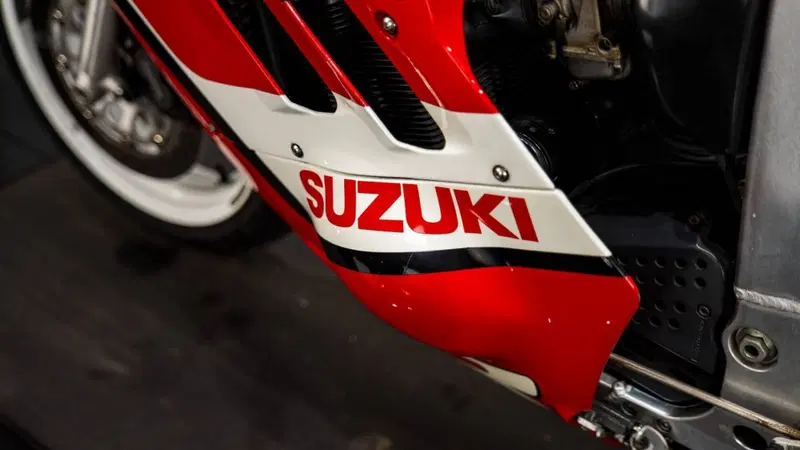 Suzuki GSX-R 750 (12)