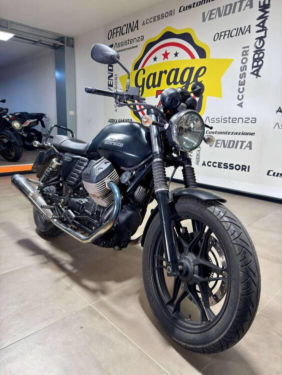 Moto Guzzi V7 II Stone (2015 - 17) (2)