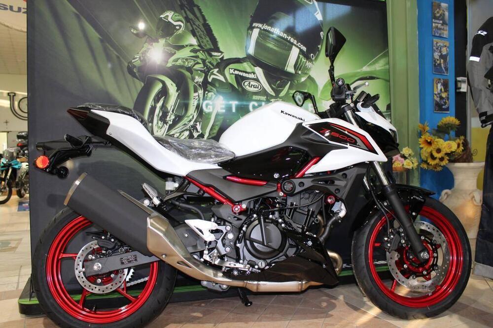 Kawasaki Z 500 SE (2024 - 26) (4)